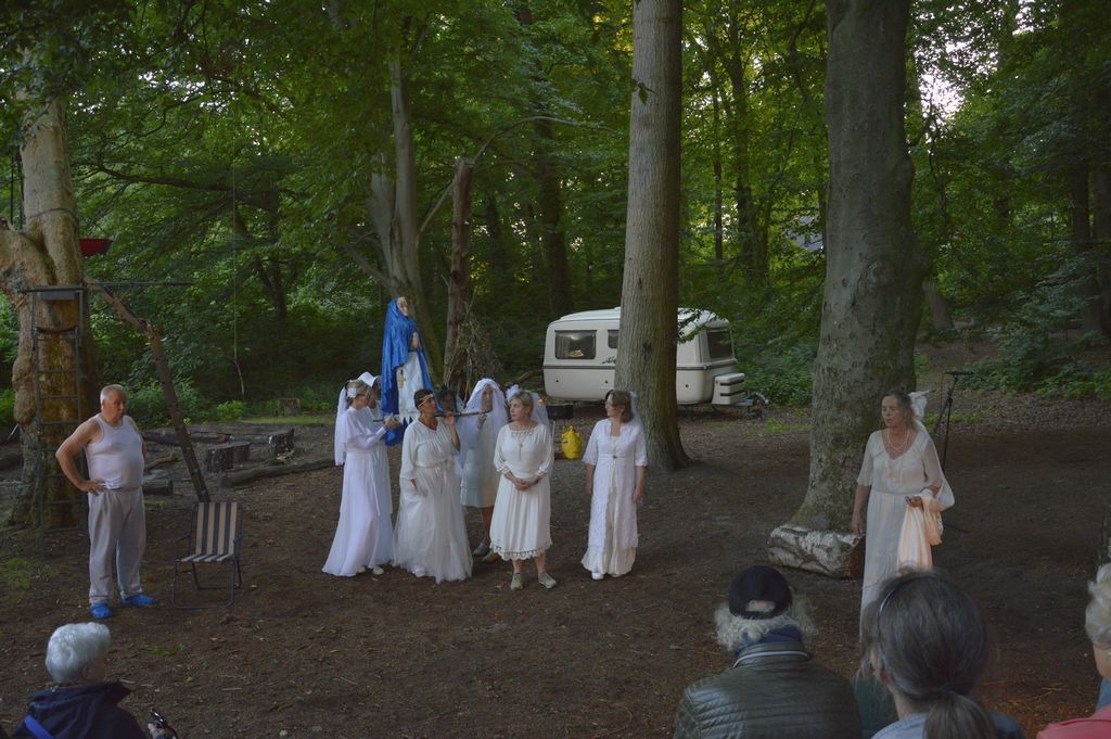 Impressie 1 voorstelling Het Bos van Dode Liefjes