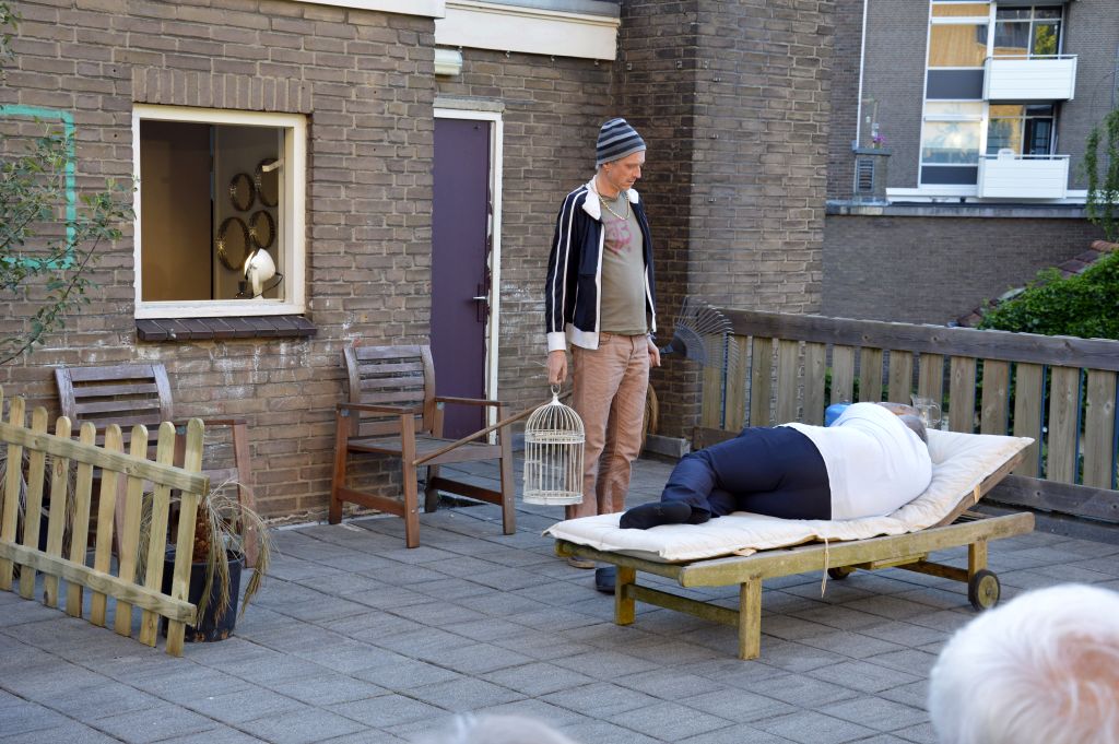 Impressie 14 van voorstelling: Bij het kanaal naar links